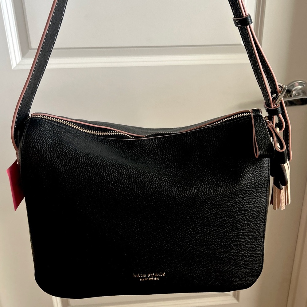 Kate Spade New York Anyday Medium Leather Shoulder bag